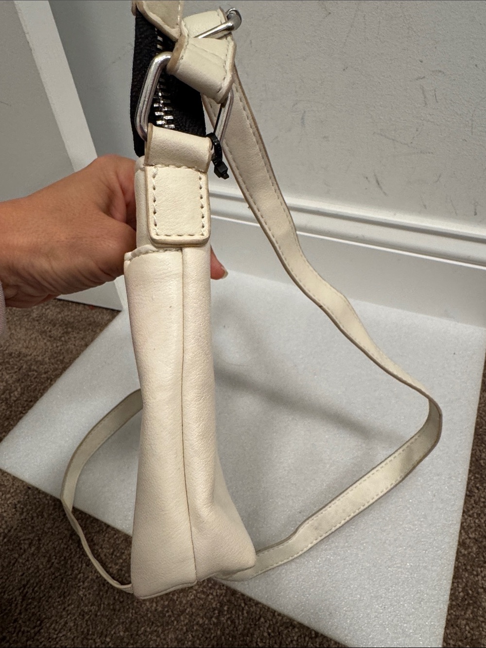 Rae Dunn love crossbody shoulder bag purse - Picture 4 of 6